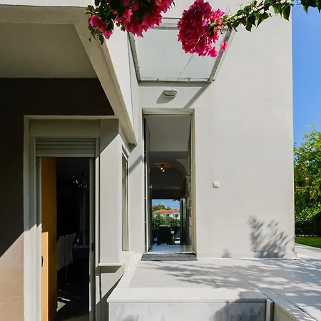 Deluxe Chrousso Pool Villa