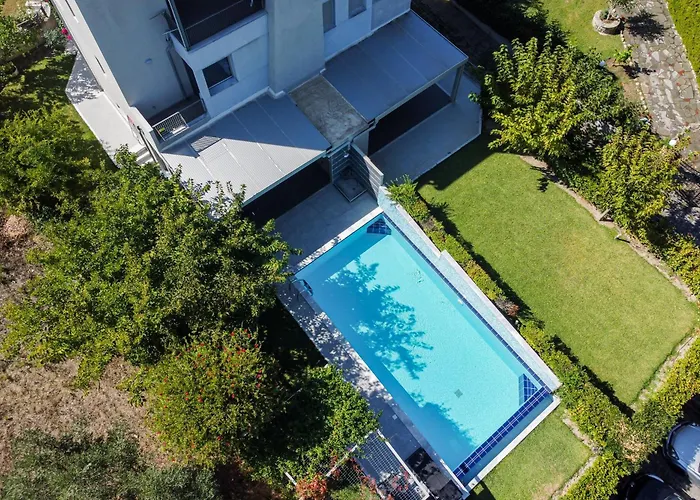 Deluxe Chrousso Pool Paliouri