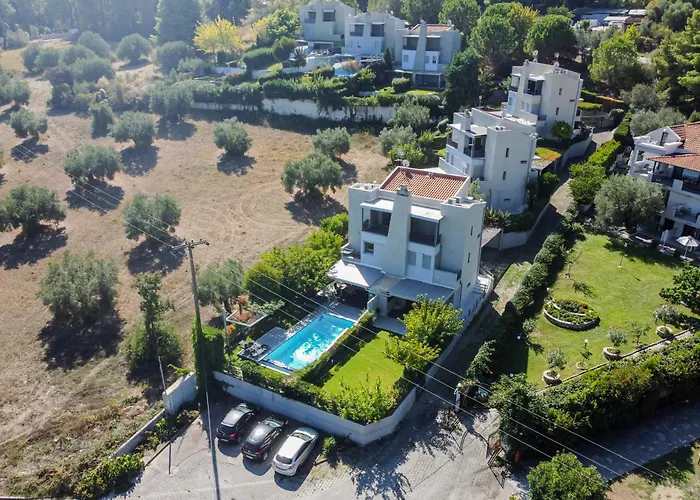 Deluxe Chrousso Pool * Paliouri