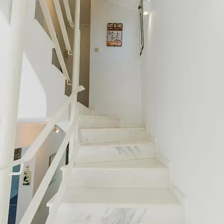 Deluxe Chrousso Pool *