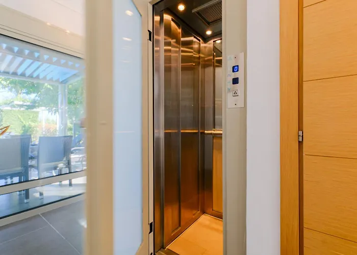 Deluxe Chrousso Pool Villa *