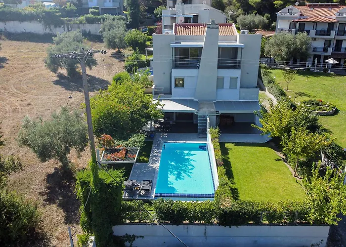 Deluxe Chrousso Pool Villa