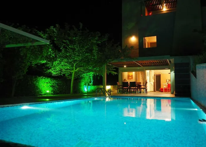 Villa Deluxe Chrousso Pool *